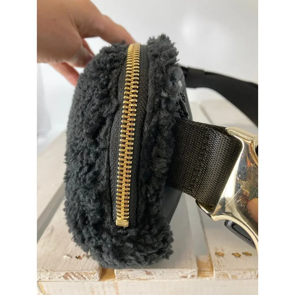 LULULEMON BLACK SHERPA GOLD METAL HARDWARE BELTBAG